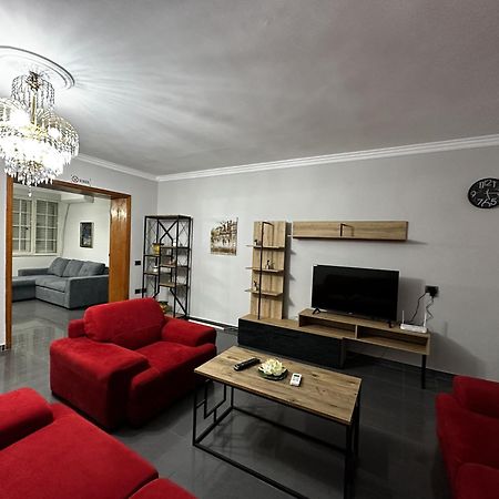Tirana Treasure: Chic 2Br-Apartment 8Min To Skanderbeg Place المظهر الخارجي الصورة