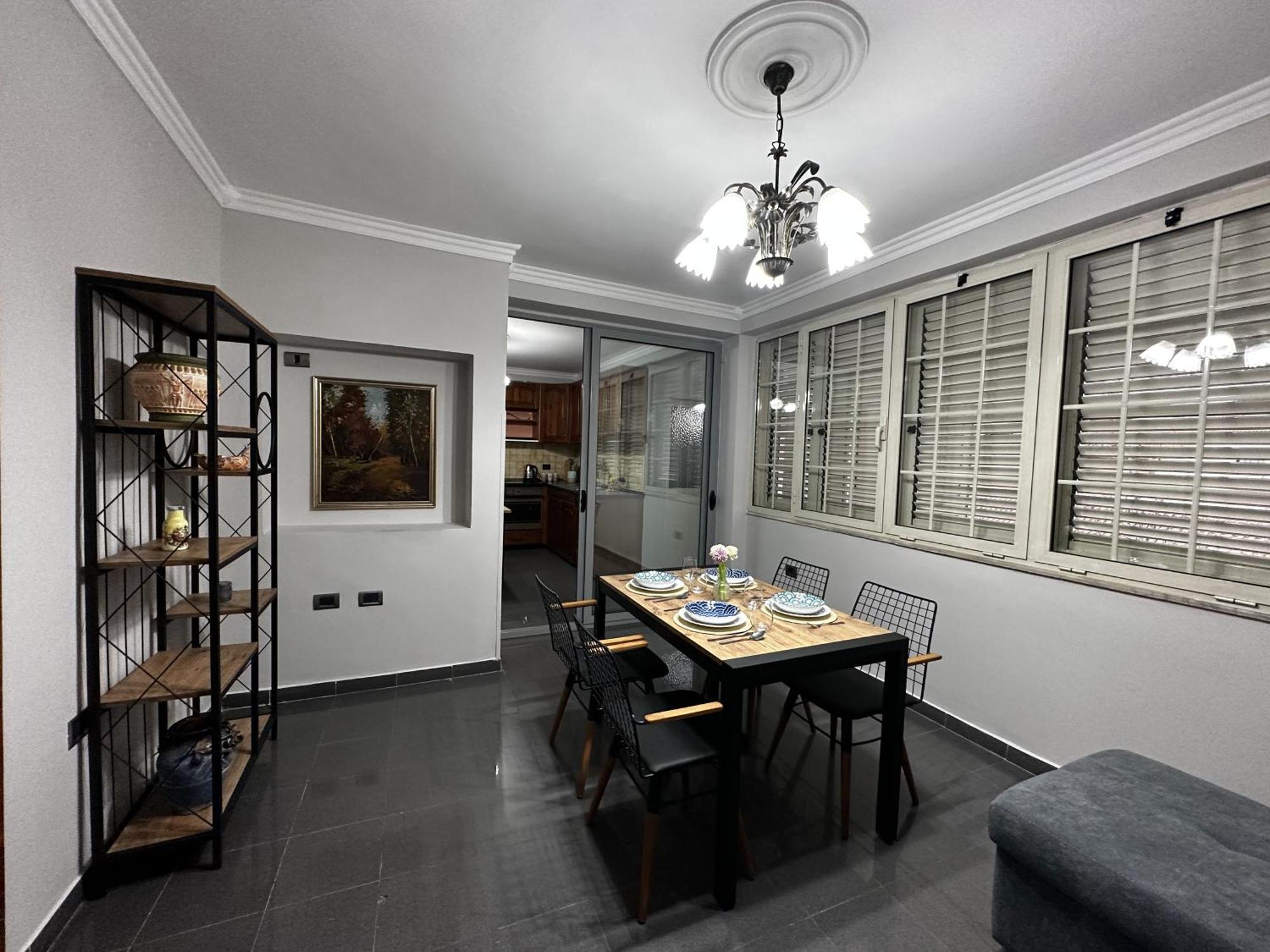 Tirana Treasure: Chic 2Br-Apartment 8Min To Skanderbeg Place المظهر الخارجي الصورة