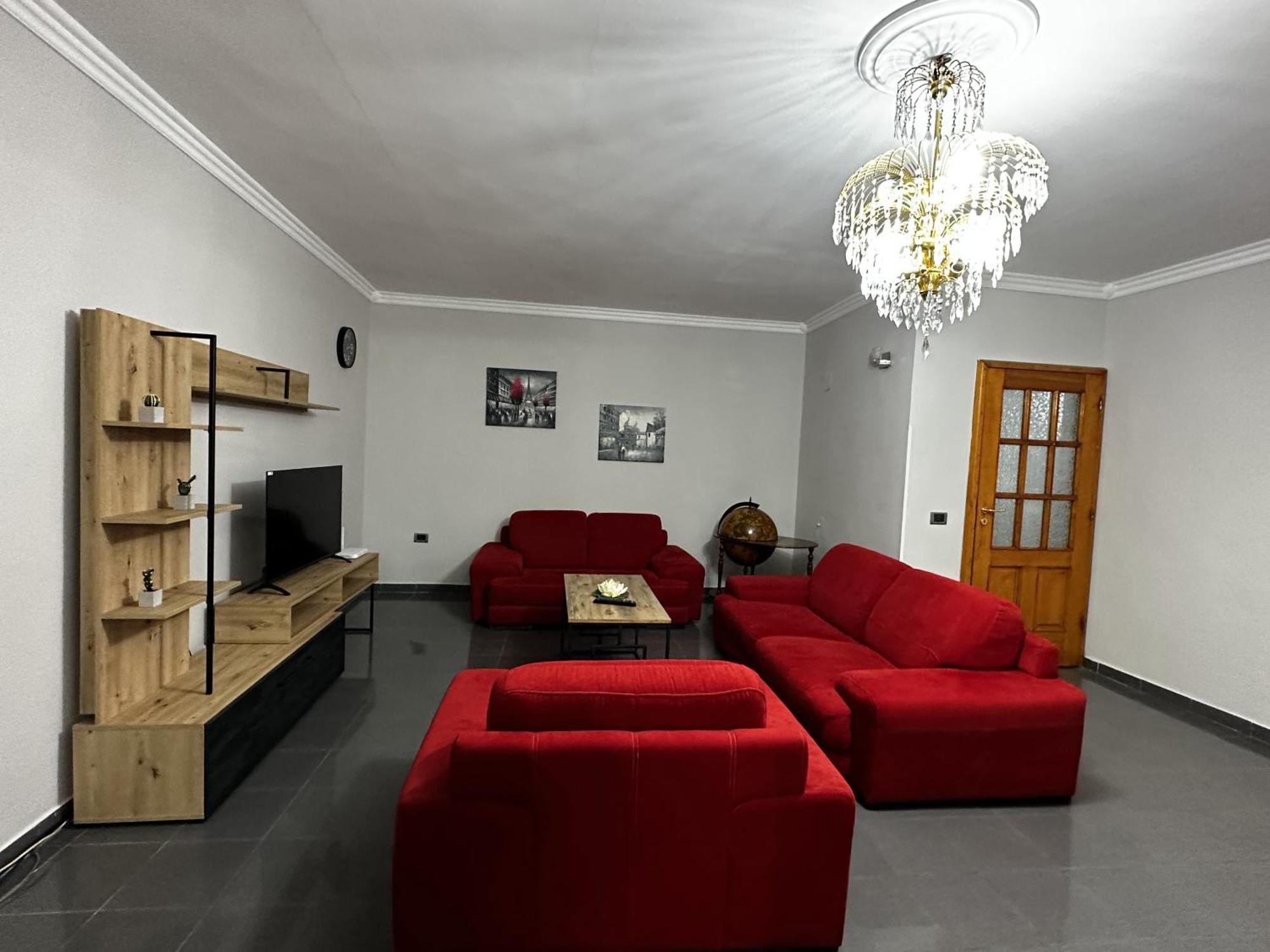 Tirana Treasure: Chic 2Br-Apartment 8Min To Skanderbeg Place المظهر الخارجي الصورة