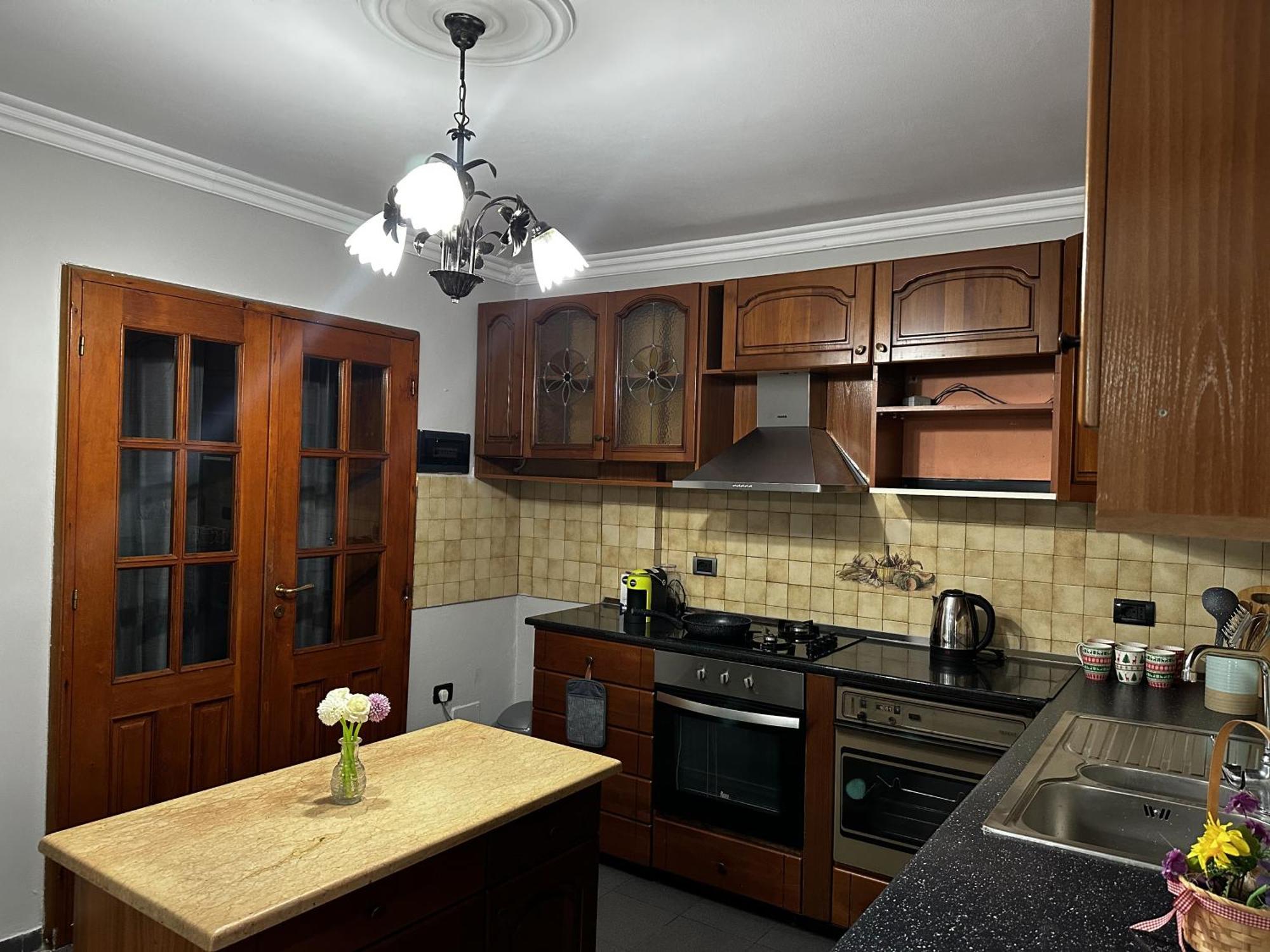 Tirana Treasure: Chic 2Br-Apartment 8Min To Skanderbeg Place المظهر الخارجي الصورة