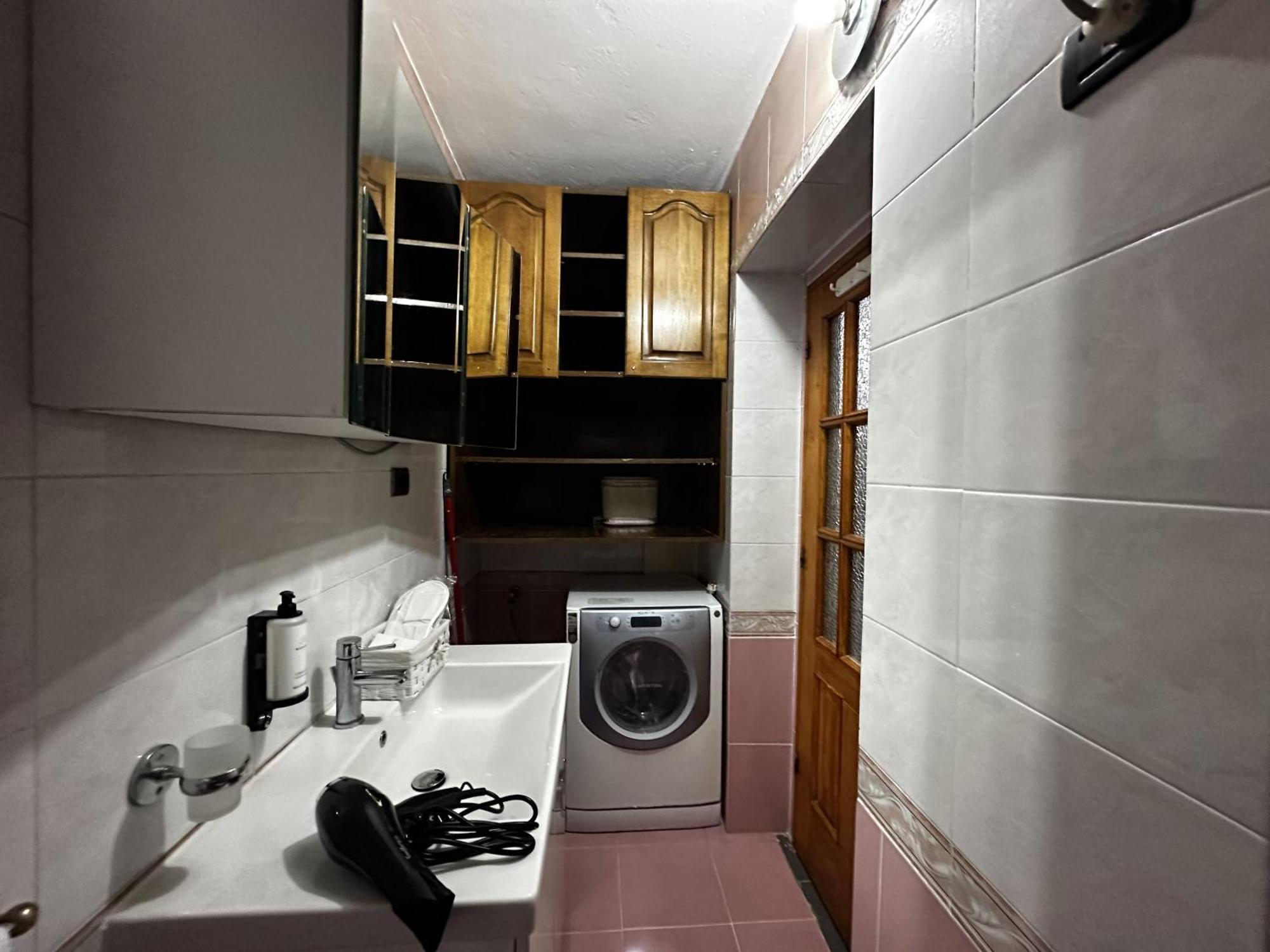 Tirana Treasure: Chic 2Br-Apartment 8Min To Skanderbeg Place المظهر الخارجي الصورة