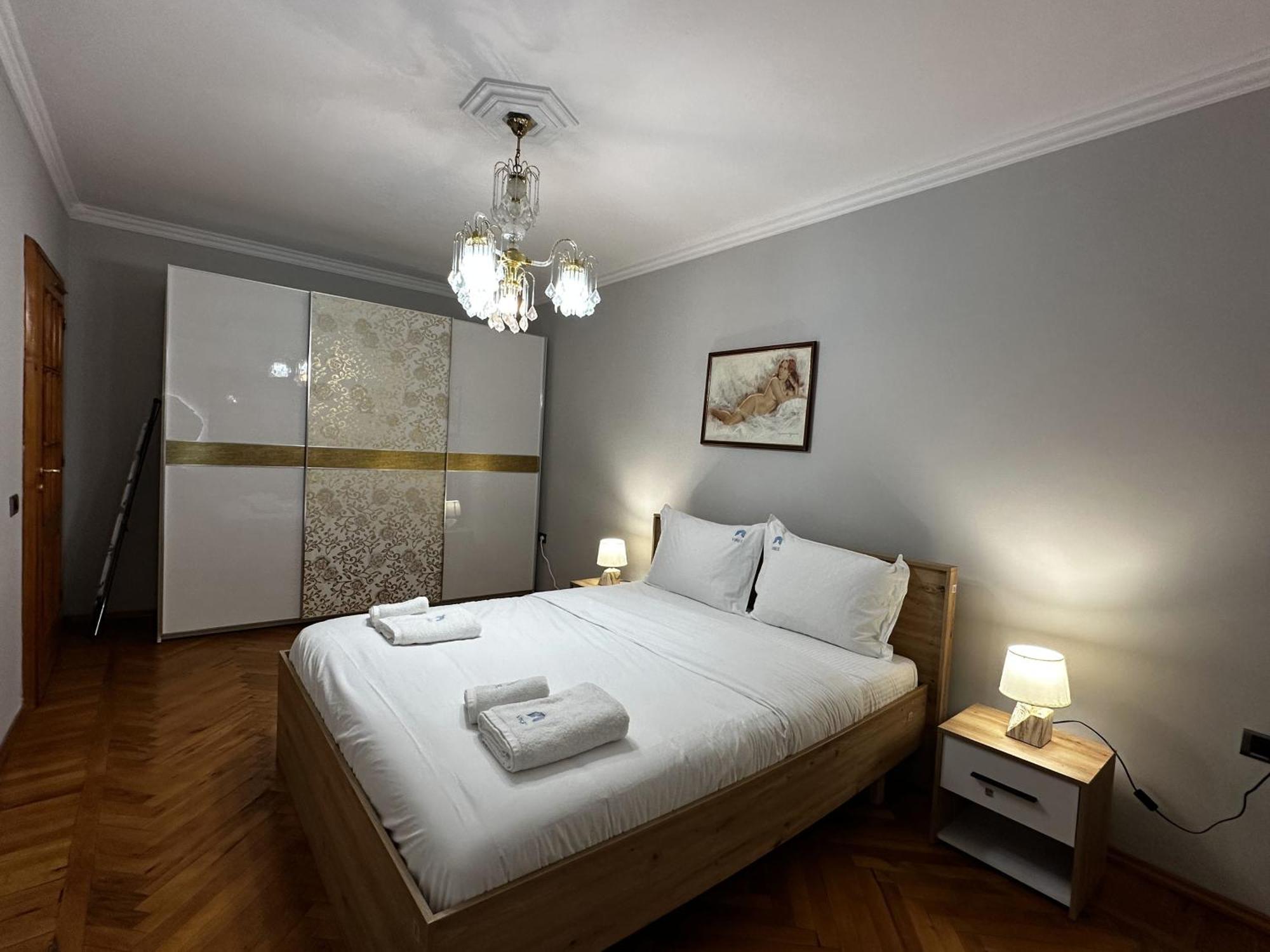 Tirana Treasure: Chic 2Br-Apartment 8Min To Skanderbeg Place المظهر الخارجي الصورة