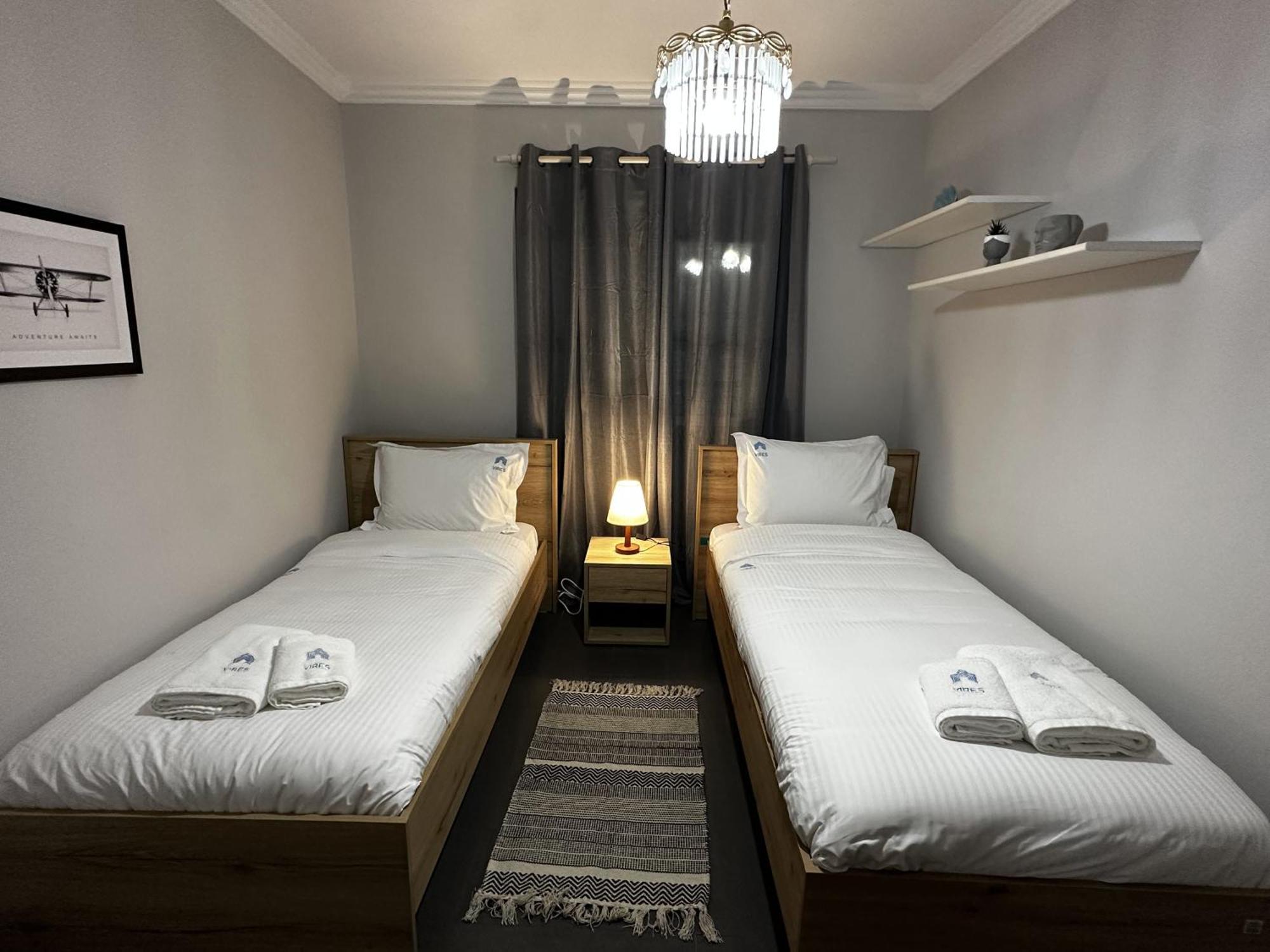 Tirana Treasure: Chic 2Br-Apartment 8Min To Skanderbeg Place المظهر الخارجي الصورة