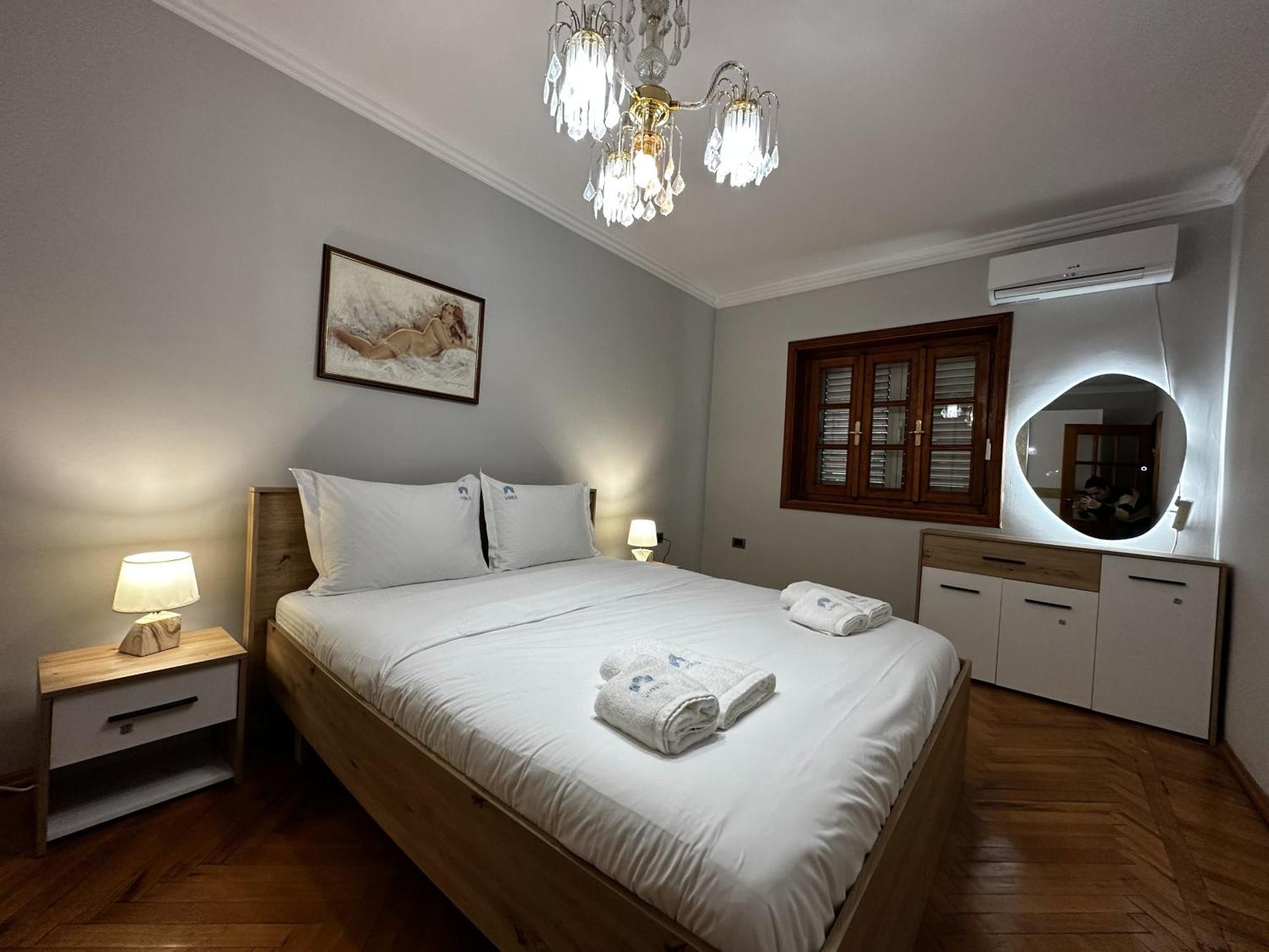 Tirana Treasure: Chic 2Br-Apartment 8Min To Skanderbeg Place المظهر الخارجي الصورة