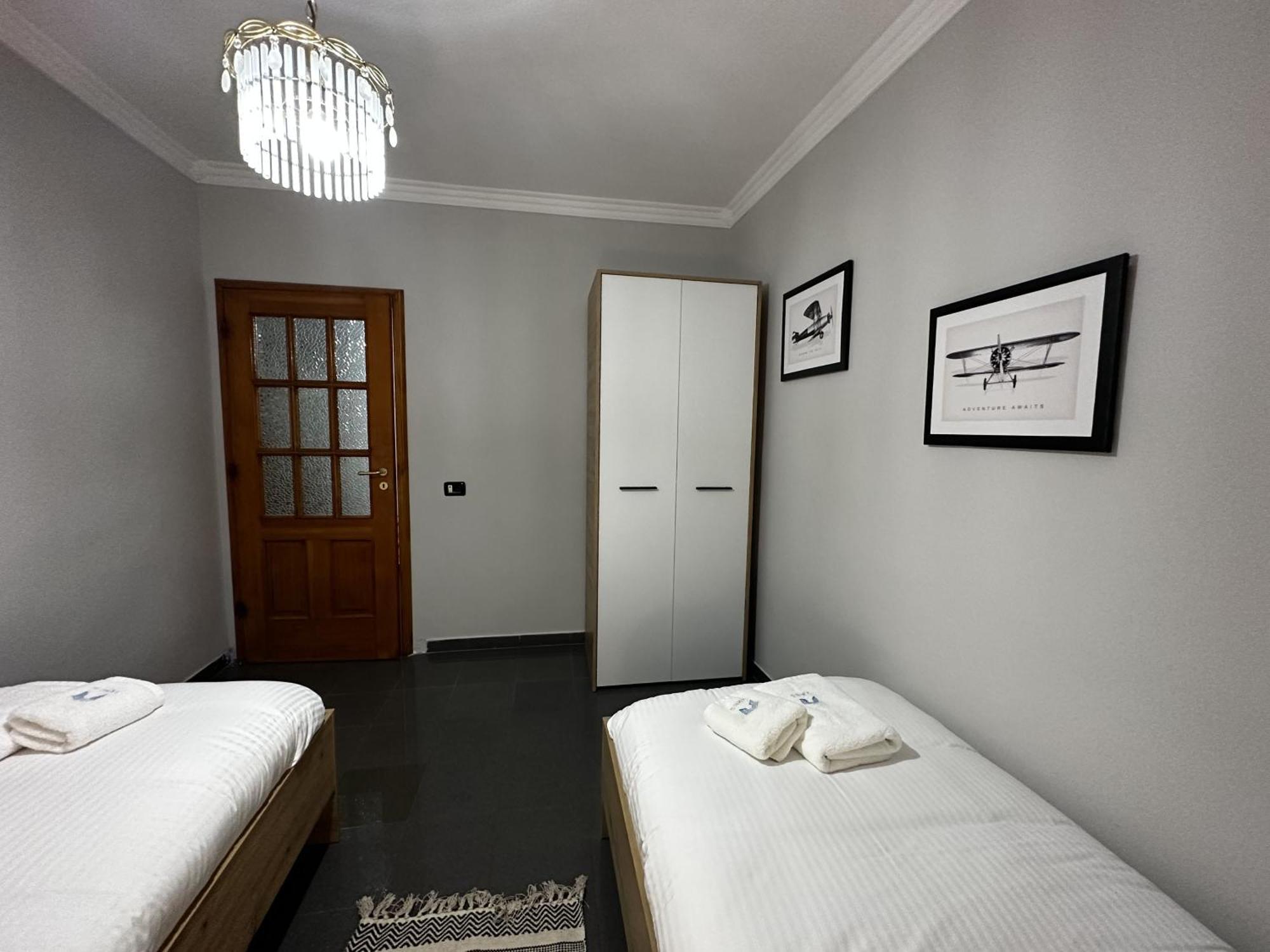 Tirana Treasure: Chic 2Br-Apartment 8Min To Skanderbeg Place المظهر الخارجي الصورة